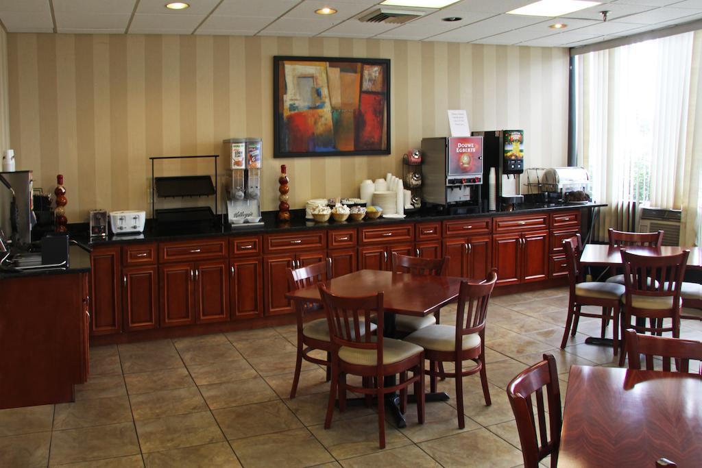 Stratford Hotel And Conference Center Restaurante foto